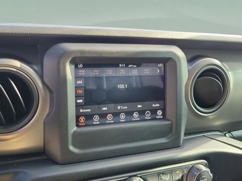 Used 2021 Jeep Gladiator Sport image 17