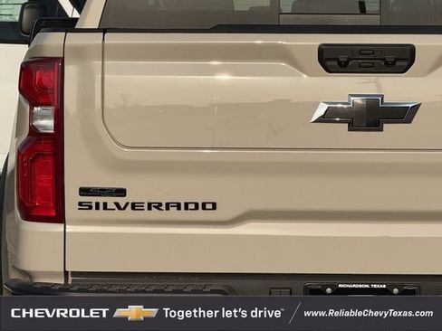 New 2026 Chevrolet Silverado 1500 ZR2 w/ Dark Appearance Package AWD/4WD image 9