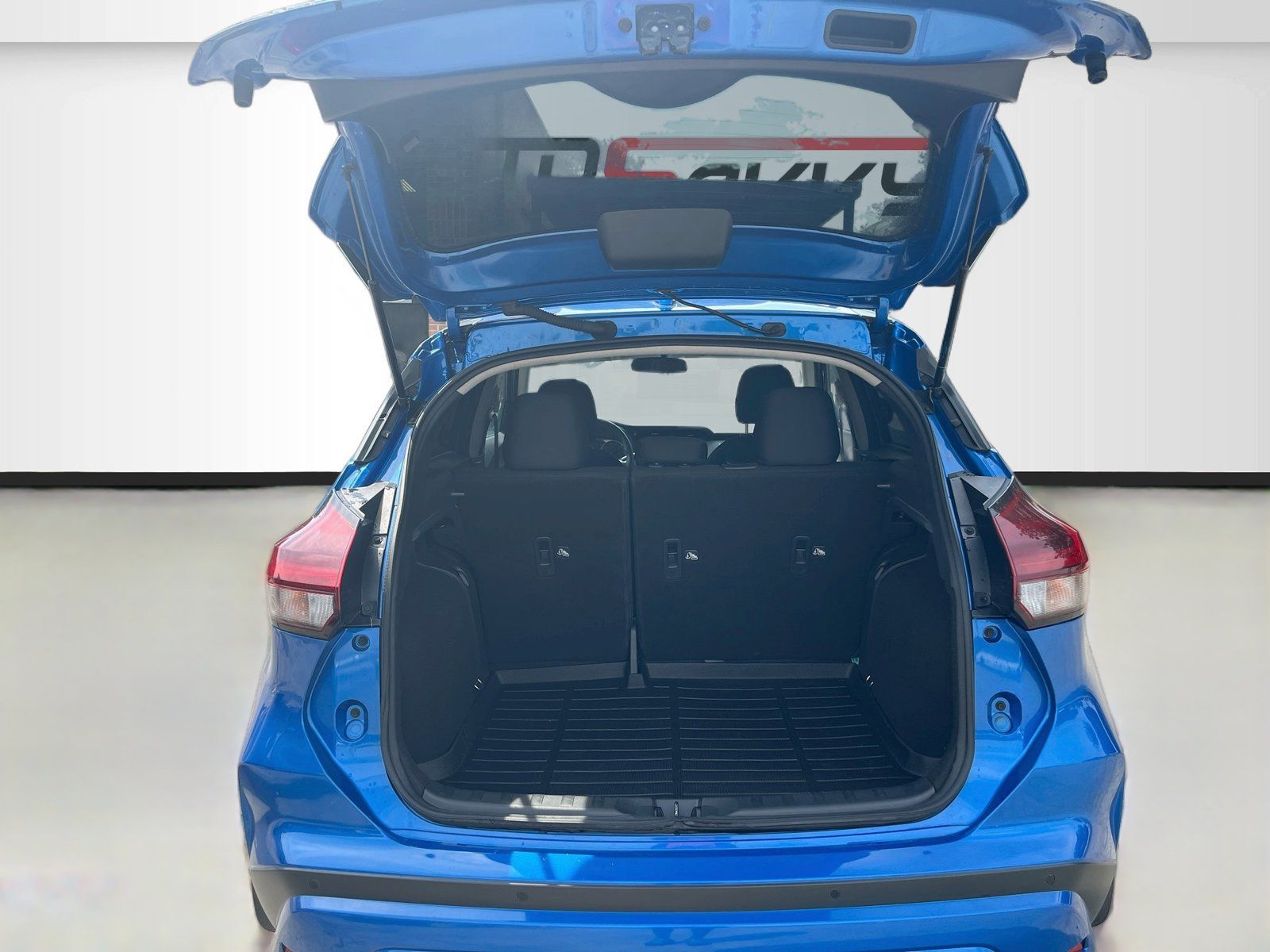 Used 2023 Nissan Kicks S FWD image 25