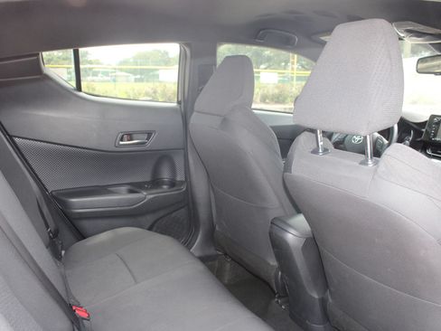 Used 2018 Toyota C-HR XLE FWD image 38