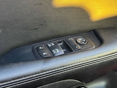 Used 2016 Dodge Challenger SRT Hellcat RWD image 15