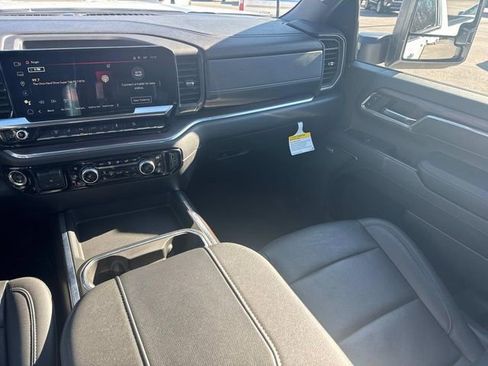 Certified 2024 GMC Sierra 3500 SLT w/ SLT Premium Package image 18