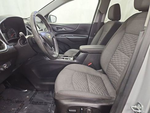 Used 2018 Chevrolet Equinox LT FWD image 23