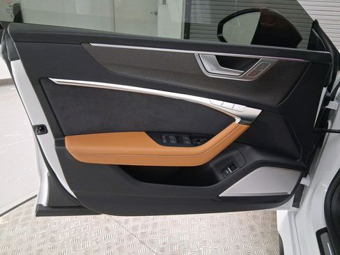 Used 2025 Audi RS 7 Performance image 12