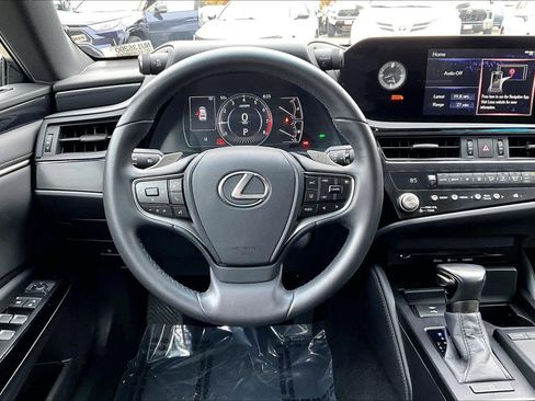 Used 2022 Lexus ES 350 image 5