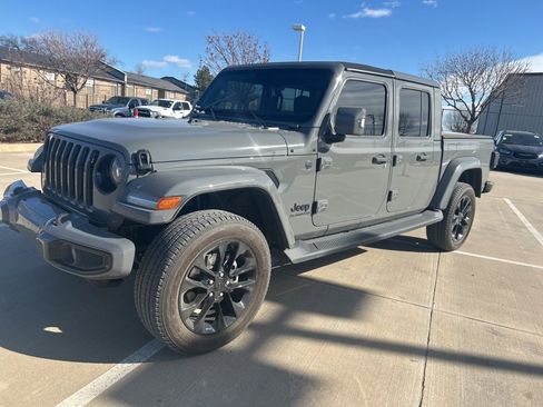 Used 2022 Jeep Gladiator Overland image 3