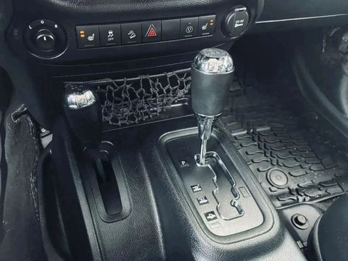 Used 2016 Jeep Wrangler Unlimited Sahara AWD/4WD image 20