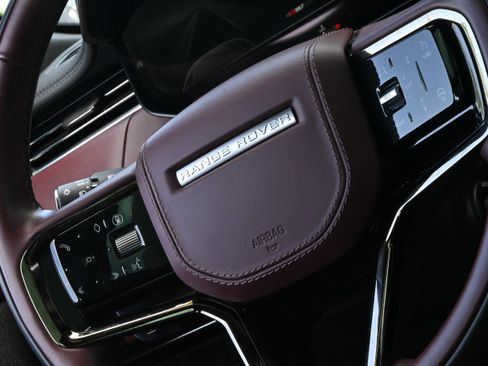 Used 2025 Land Rover Range Rover Sport Dynamic SE image 23