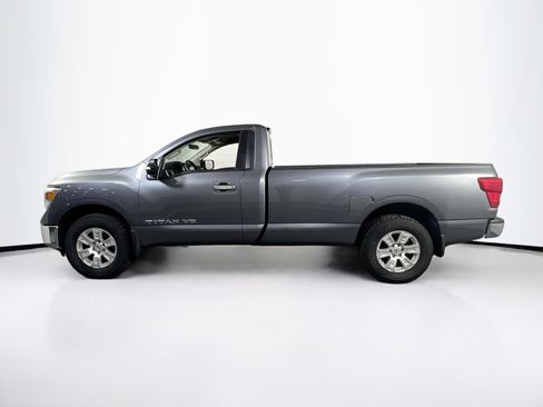 Used 2018 Nissan Titan SV image 8