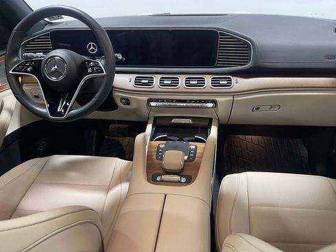 Used 2024 Mercedes-Benz GLS 450 4MATIC image 30