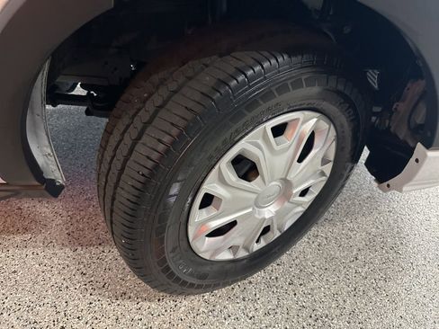 Used 2024 Ford Transit 350 XLT image 28