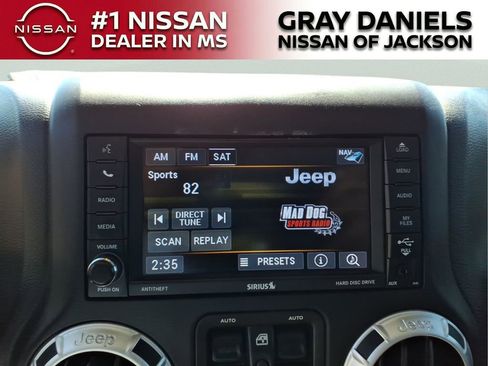 Used 2018 Jeep Wrangler Unlimited Sahara w/ Connectivity Group image 16