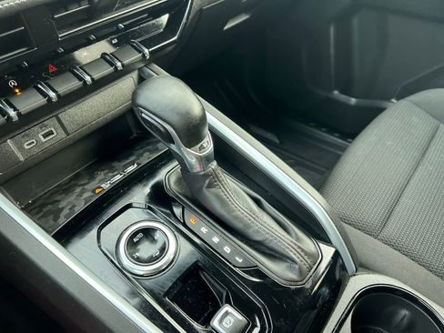 Used 2023 Chevrolet Colorado LT w/ LT Convenience Package II image 18