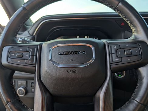 Used 2023 GMC Yukon Denali Ultimate image 39