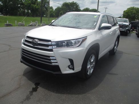 Used 2019 Toyota Highlander Limited AWD/4WD image 11