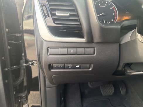 Certified 2023 Nissan Rogue SL image 33