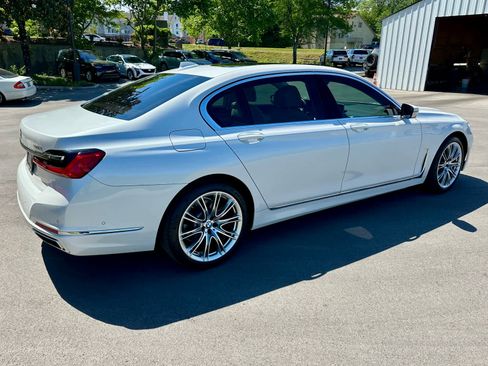 Used 2020 BMW 740i xDrive w/ Premium Package AWD/4WD image 5