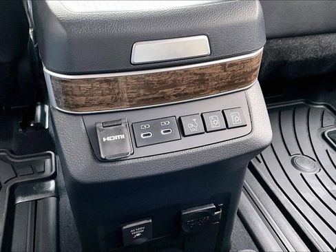 New 2026 Toyota Sienna Platinum image 12