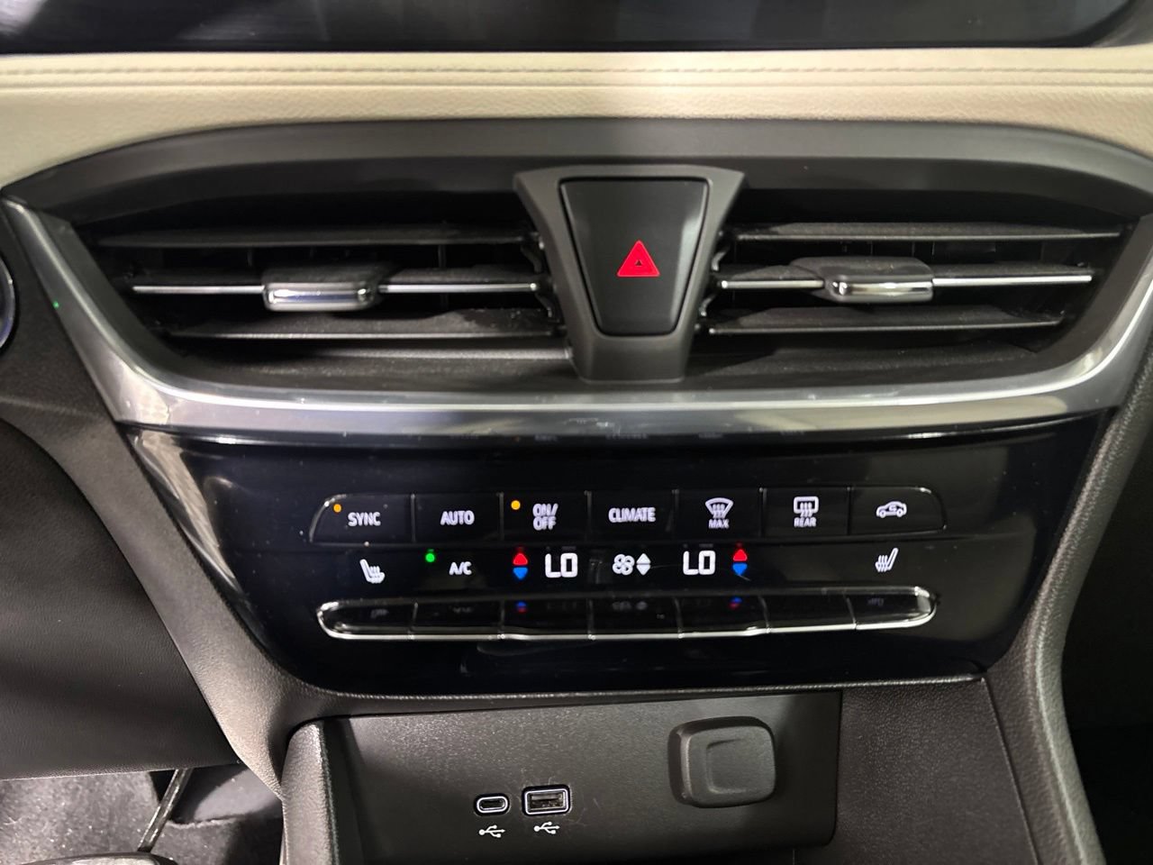 Used 2024 Buick Encore GX Avenir w/ Avenir Convenience Package AWD/4WD image 21