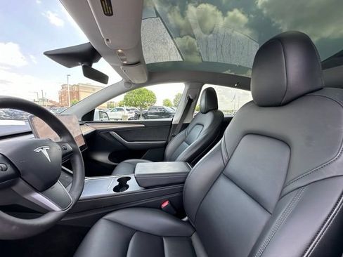 Used 2023 Tesla Model Y Long Range AWD/4WD image 24