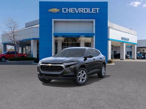 New 2026 Chevrolet Trax LS image 8