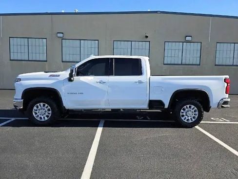 Used 2024 Chevrolet Silverado 2500 LTZ w/ LTZ Plus Package image 6