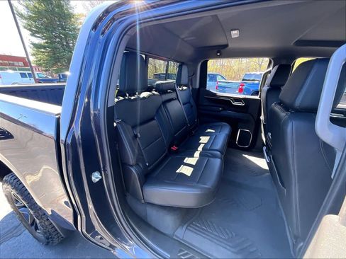 Used 2024 Chevrolet Silverado 1500 LT Trail Boss w/ Convenience Package II AWD/4WD image 15
