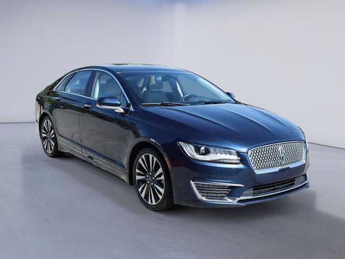 Used 2017 Lincoln MKZ Reserve w/ Climate Package FWD image 9