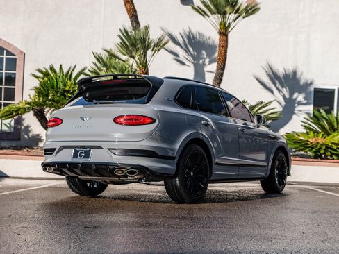 Used 2023 Bentley Bentayga Speed image 39