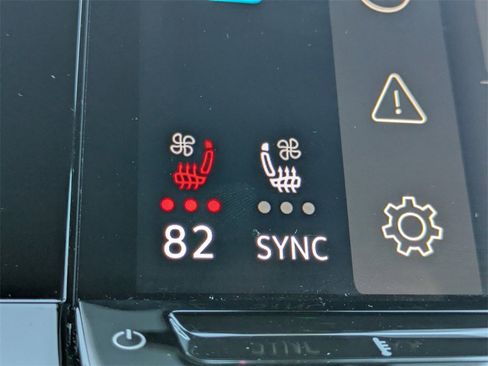 Used 2024 Volkswagen Atlas Cross Sport SE image 22