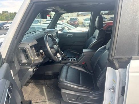 Used 2025 Ford Bronco Badlands AWD/4WD image 14