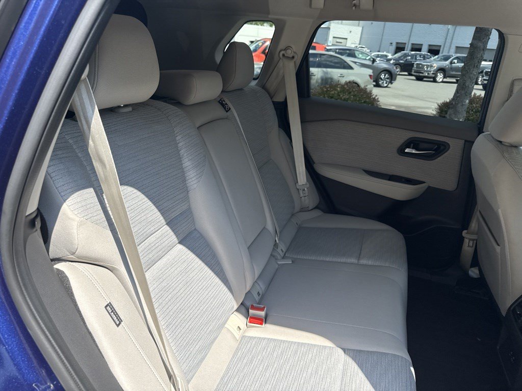 Used 2021 Nissan Rogue SV AWD/4WD image 33