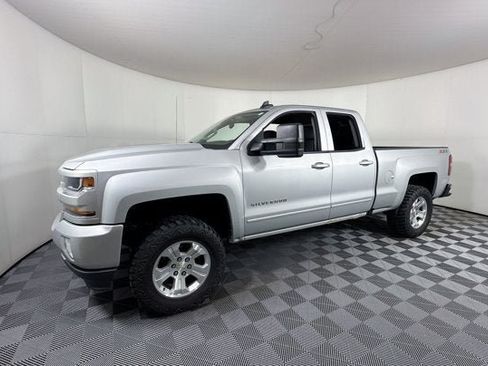 Used 2017 Chevrolet Silverado 1500 LT w/ All Star Edition AWD/4WD image 2