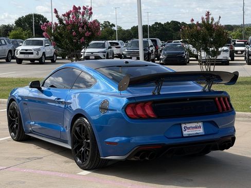 Used 2019 Ford Mustang GT Premium RWD image 4