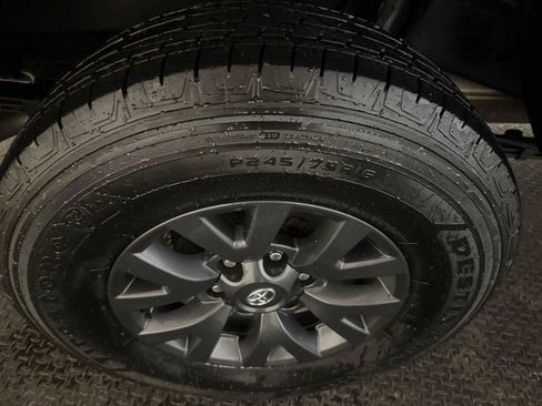 Used 2023 Toyota Tacoma SR5 w/ Technology Package image 12