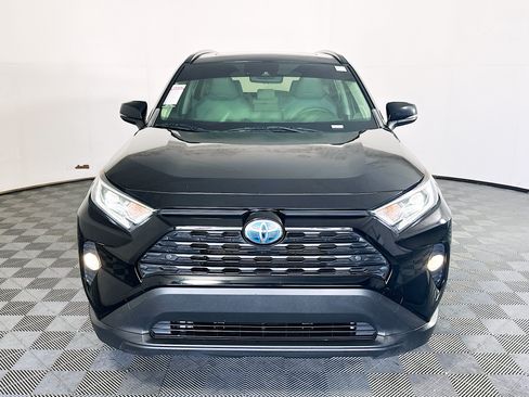 Used 2021 Toyota RAV4 XLE Premium AWD/4WD image 8