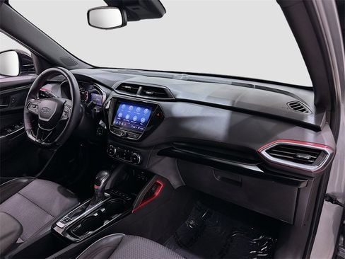 Used 2023 Chevrolet TrailBlazer RS w/ Sun and Liftgate Package image 31
