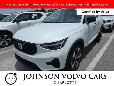 Used 2026 Volvo XC40 B5 Plus AWD/4WD image 3