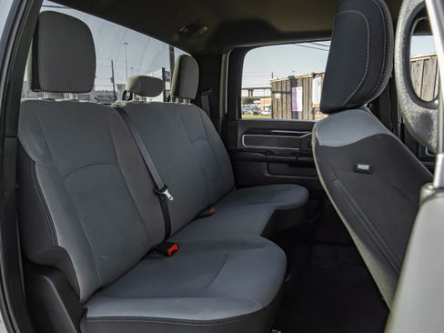 Used 2022 RAM 2500 Big Horn w/ Cold Weather Group image 30