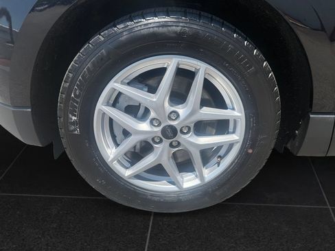 Used 2024 Ford Edge SEL AWD/4WD image 9