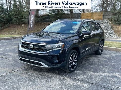 Certified 2023 Volkswagen Taos SE w/ Panoramic Sunroof Package image 1