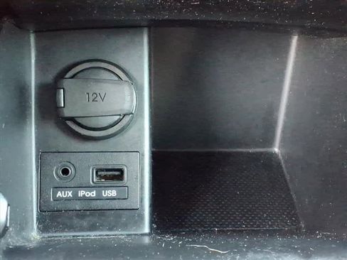 Used 2013 Hyundai Elantra GLS w/ Preferred Pkg image 23