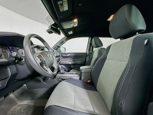Used 2021 Toyota Tacoma TRD Off-Road RWD image 13