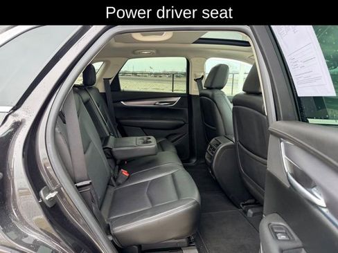 Certified 2017 Cadillac XT5 Luxury w/ Driver Awareness Package image 10