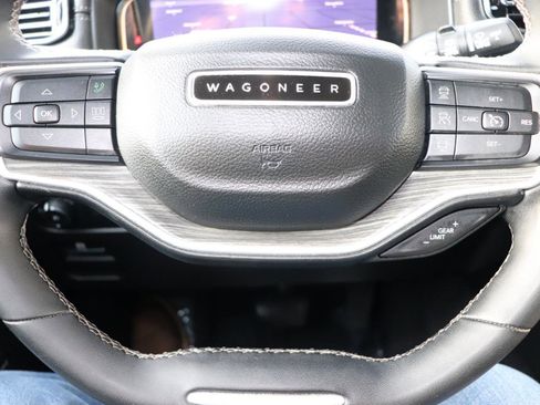 Used 2024 Jeep Wagoneer L Series II w/ Flexible Seating Group image 24