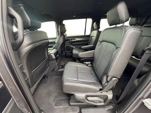 New 2025 Jeep Wagoneer Series II image 13