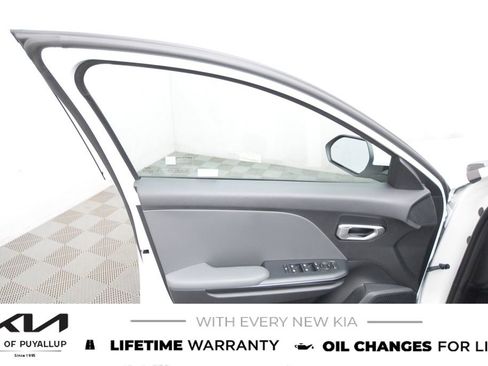 New 2025 Kia K4 LXS image 9