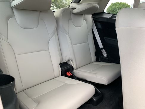 Used 2020 Volvo XC90 T5 Momentum w/ Protection Package Premier FWD image 33