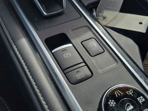 Used 2023 Nissan Pathfinder SL image 31