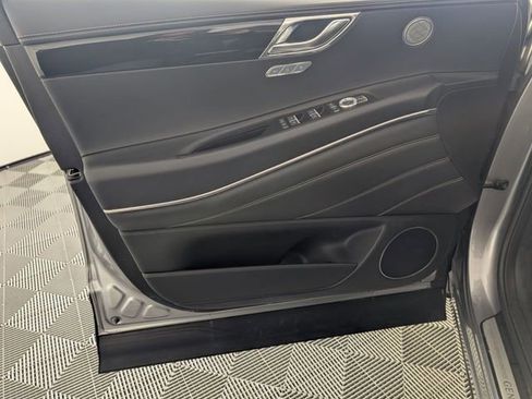 Used 2025 Genesis GV80 2.5T Standard image 10